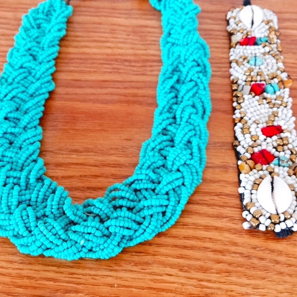 Bracelets - Picture 3 of 16